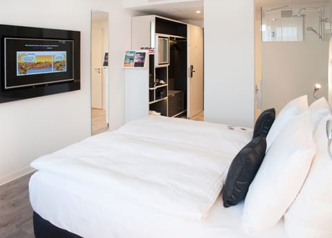 The Innside Premium Room | Premium bedding, free minibar, in-room safe, desk