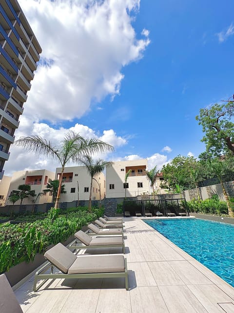3 outdoor pools