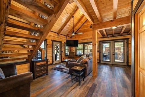 Cabin, 2 Bedrooms | Living area | Smart TV
