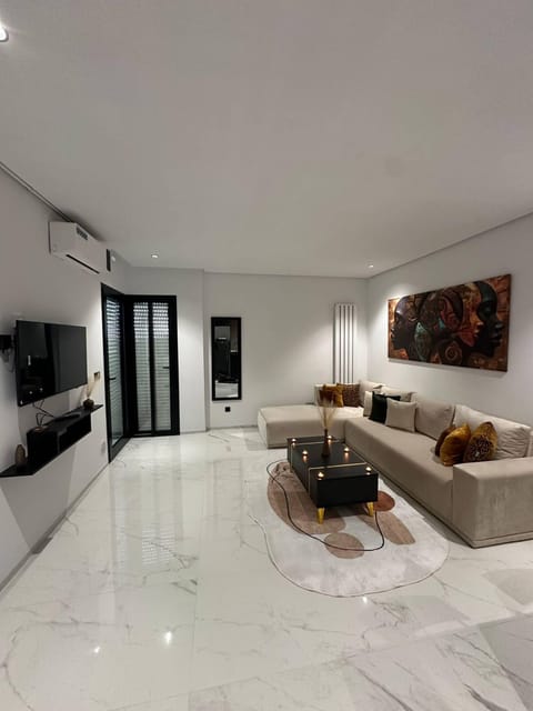 Apartment, 1 Bedroom, Smoking, Balcony | Living area