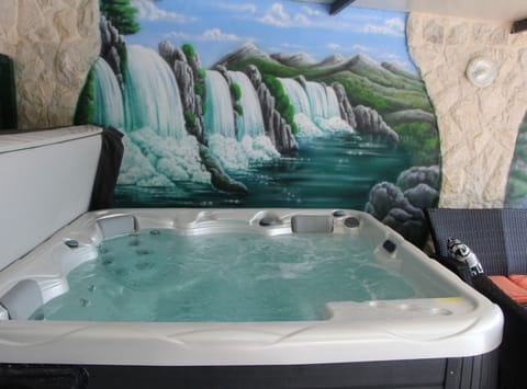 House (Five Bedrrom Holiday Home with Pool) | Property amenity