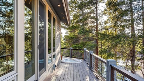 House (5 Bedrooms) | Interior