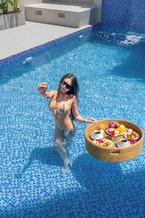 Private pool