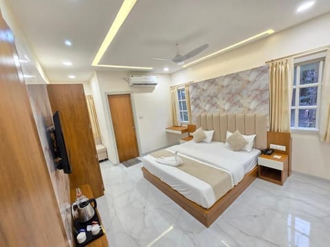 Executive Double Room, City View | Desk, WiFi (free)