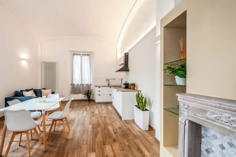 Apartment | Dining