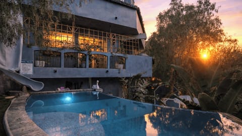 House (6 Bedrooms) | Interior