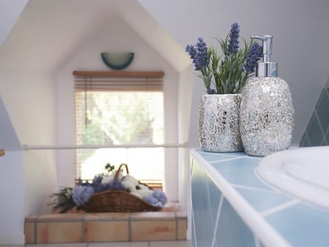 Twin Room, Ensuite (Le Grenier) | Bathroom