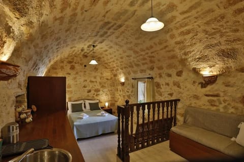 Egyptian cotton sheets, premium bedding, soundproofing