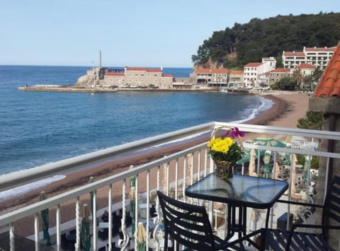 Apartment (One-Bedroom Apartment with Balcony an) | Balcony