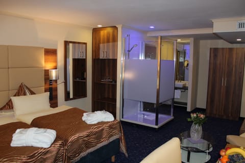 Standard Double or Twin Room | Premium bedding, minibar, in-room safe, desk