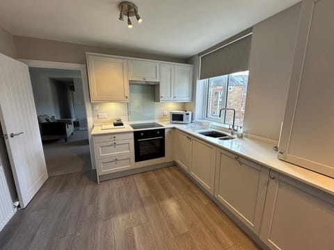 Dishwasher, cookware/dishes/utensils