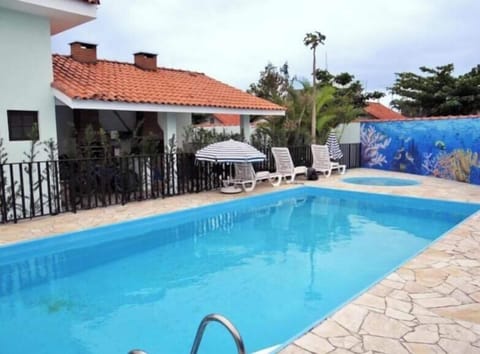 2 outdoor pools