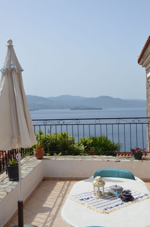 Studio, Balcony, Sea View | Property grounds