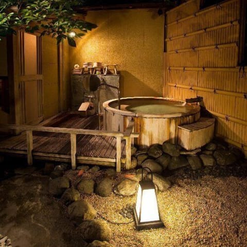 Indoor spa tub