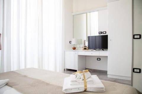 Double Room, Balcony, City View | In-room safe, desk, blackout drapes, soundproofing