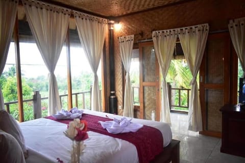 Deluxe Double Room, Balcony, Garden View | Desk, free WiFi