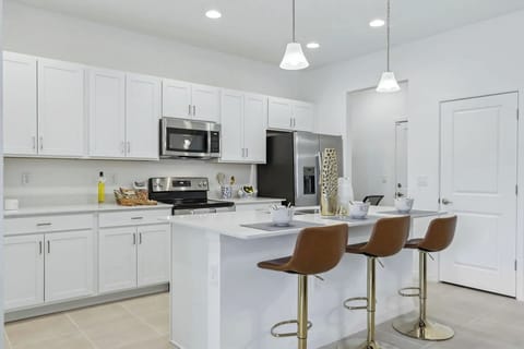 Family House | Private kitchen | Fridge, microwave, oven, stovetop