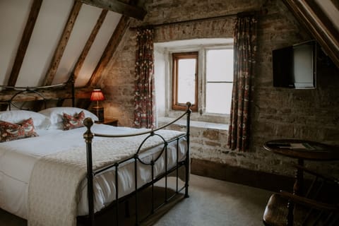 Double Room, Ensuite, Courtyard View (Footman's room) | Free WiFi