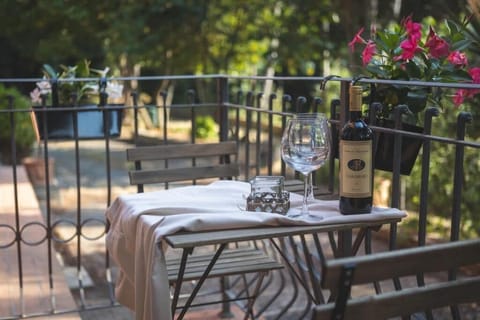 Deluxe Double Room, Garden View | Outdoor dining