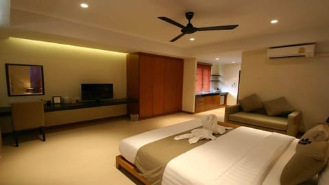 Superior Villa, 1 Double Bed | Minibar, in-room safe, desk, blackout drapes