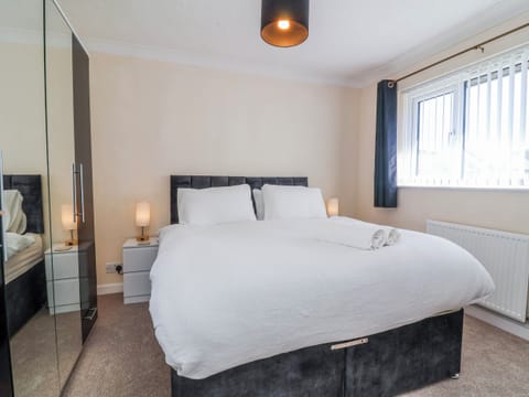 3 bedrooms, WiFi (free), individually decorated, individually furnished