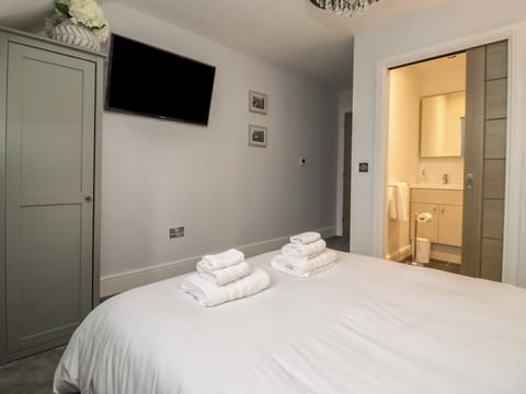 4 bedrooms, WiFi (free), individually decorated, individually furnished