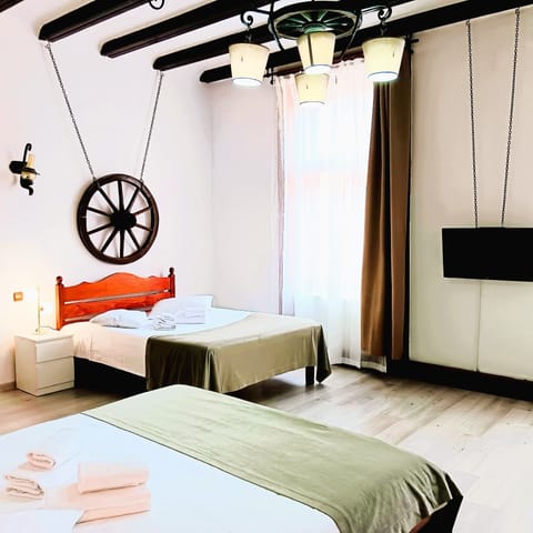 Family Studio, City View | Iron/ironing board, free WiFi