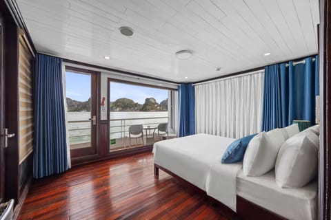 Deluxe Double or Twin Room, Balcony, Ocean View | Desk, free WiFi