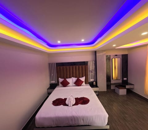 Double Room | Premium bedding, WiFi (free), bed sheets