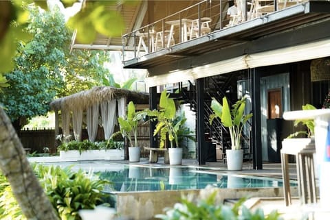 Outdoor pool, cabanas (surcharge), pool umbrellas