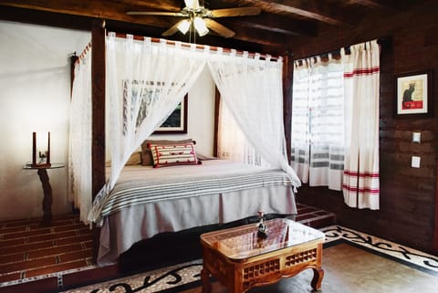 Deluxe Room, 1 King Bed, Balcony Interior | Desk, free WiFi, bed sheets