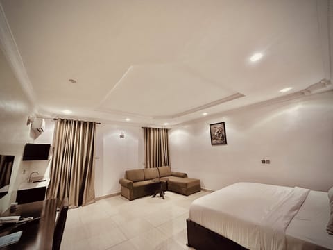 Luxury Double Room | Free WiFi