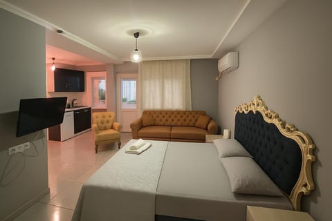 Condo, Balcony, City View | Living area