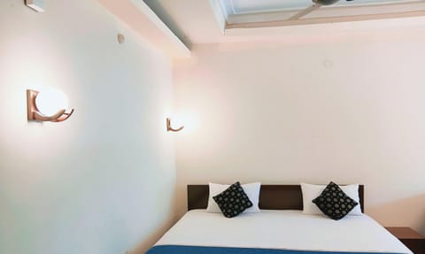 Deluxe Double Room, City View | Desk, laptop workspace, free WiFi