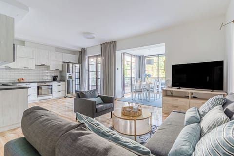 Apartment, 2 Bedrooms | Living area