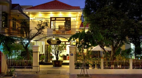 Front of property - evening/night