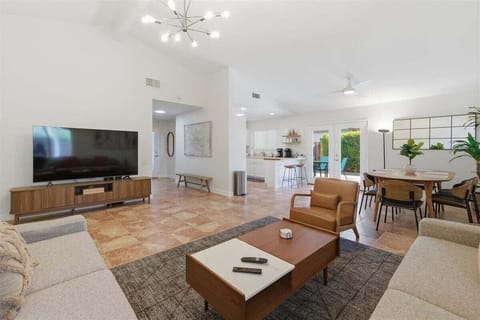 House, Multiple Beds, Pool Access, Mountain View (Nueva Vista 2) | Living area