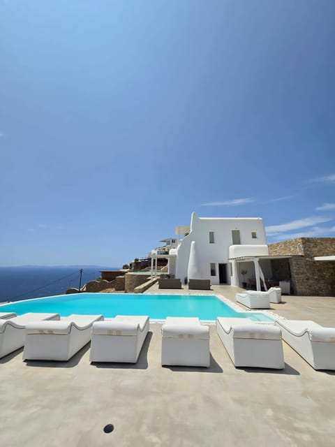 House | 8 bedrooms
