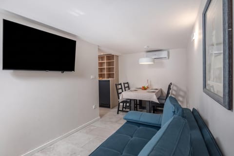 Standard Apartment, 1 Bedroom, Terrace, Sea Facing (Casa del Porto Seafront Apartment) | Living area