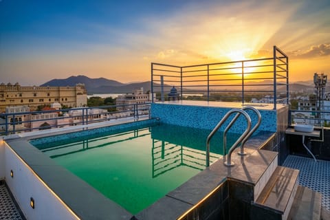 Rooftop pool
