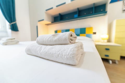 Apartment (1 Bedroom) | 1 bedroom, laptop workspace, bed sheets