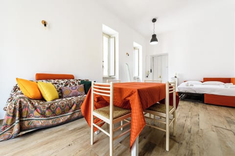 Apartment (0 Bedroom) | Living area | 32-inch TV with cable channels