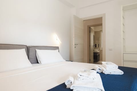 Apartment (2 Bedrooms) | 2 bedrooms, iron/ironing board, free cribs/infant beds, bed sheets