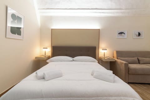 Apartment (1 Bedroom) | 1 bedroom, laptop workspace, iron/ironing board, bed sheets