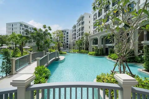 Standard Studio | Pool | 3 outdoor pools