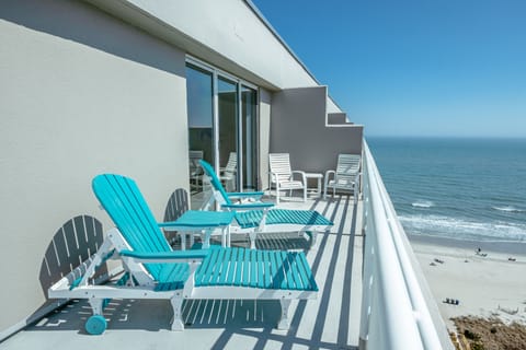 Condo, 3 Bedrooms | Property grounds