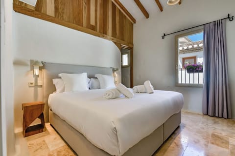 Comfort Double Room, City View | In-room safe, blackout drapes, soundproofing