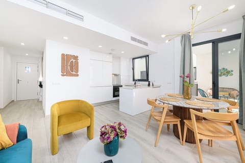 Superior Apartment, 2 Bedrooms, City View | Interior