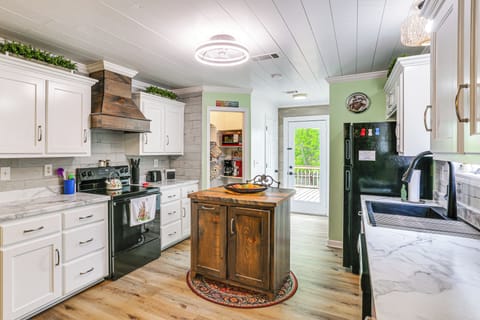 House (2 Bedrooms) | Interior