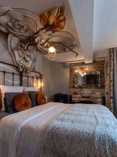 ' Romantica ' bruidssuite | Blackout drapes, iron/ironing board, free WiFi